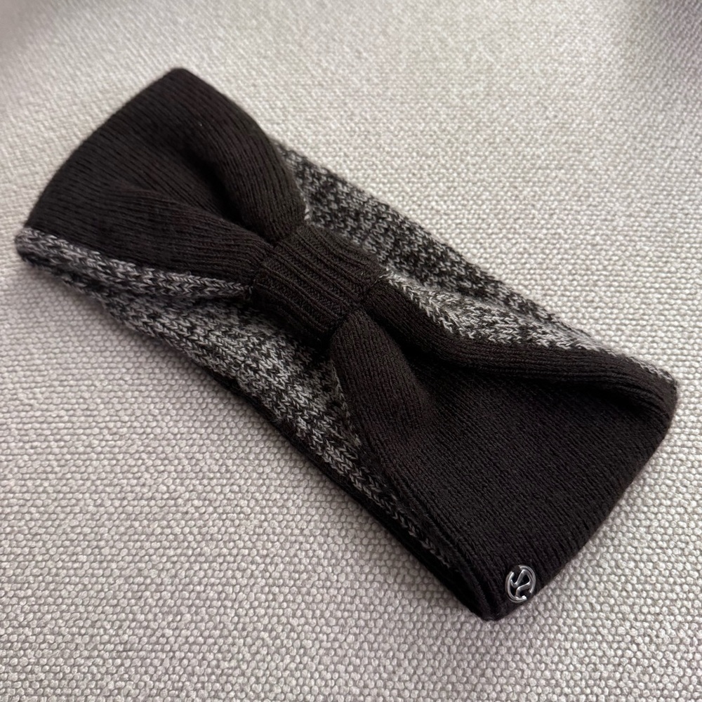 NWOT Lululemon “Divinity” Reversible Merino Wool Ear Warmers